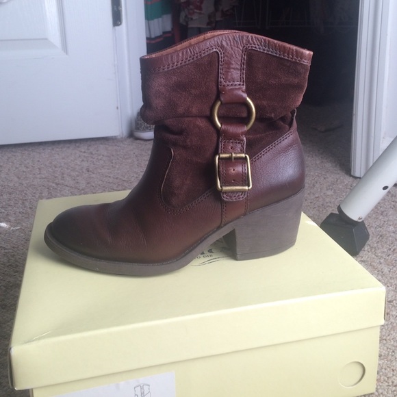 Lucky Brand Boots - Picture 1 of 16